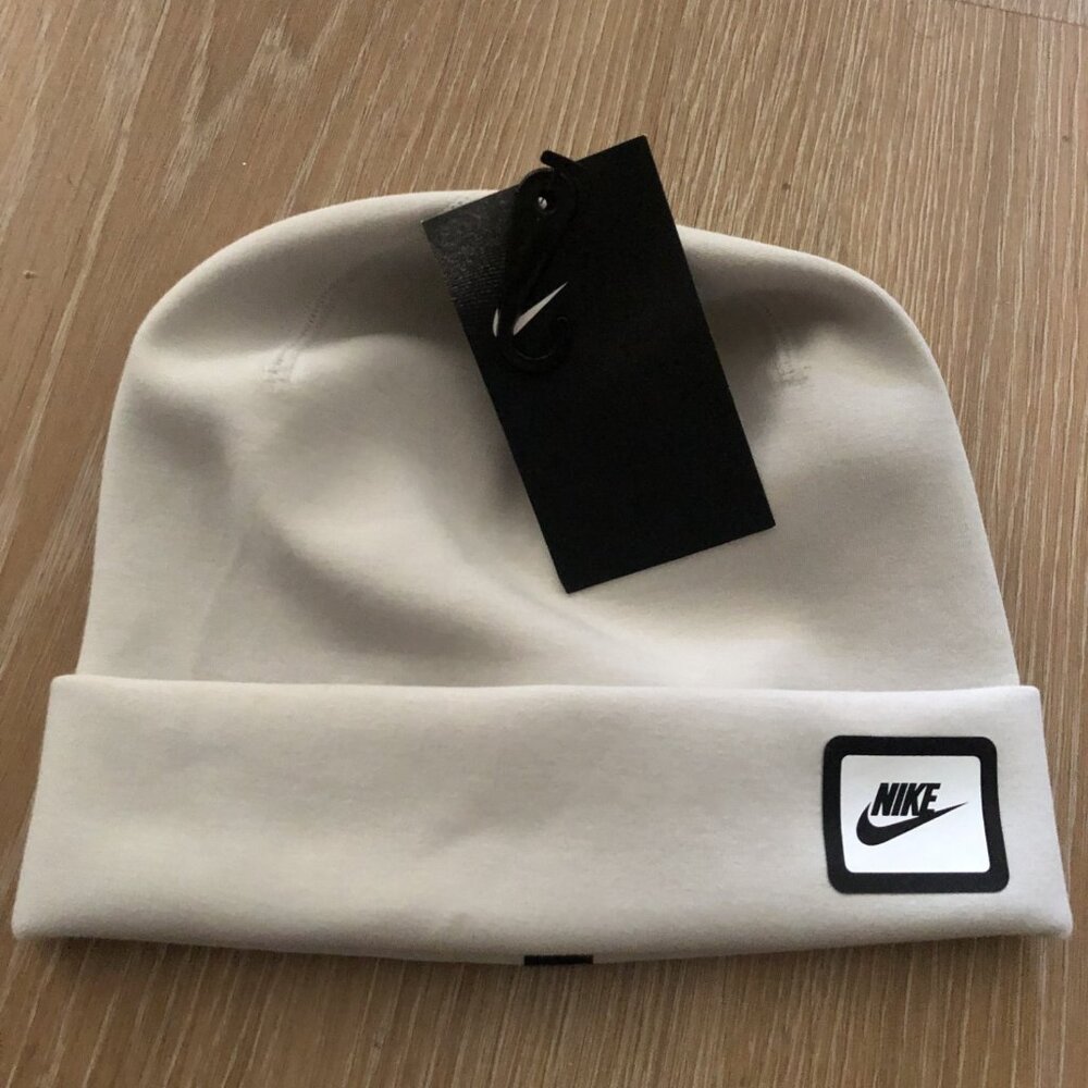 NEW Nike unisex beanie